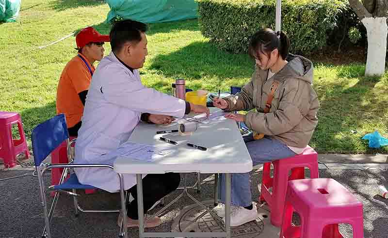 青年志愿者联合会“涓涓热血、情暖春城”无偿献血志愿活动圆满结束