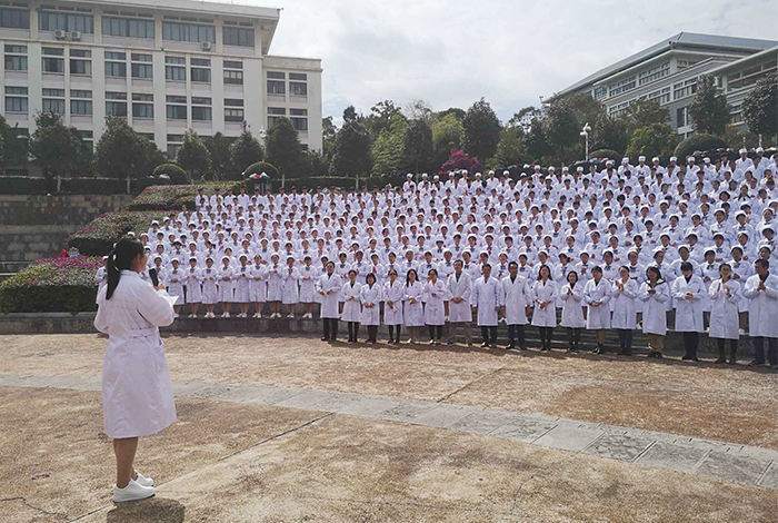 医学院举行2018级医学生誓言宣誓仪式