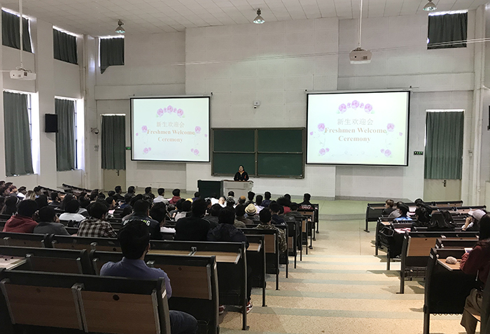 昆明市出入境管理局副局长金杰一行到国际学院调研
