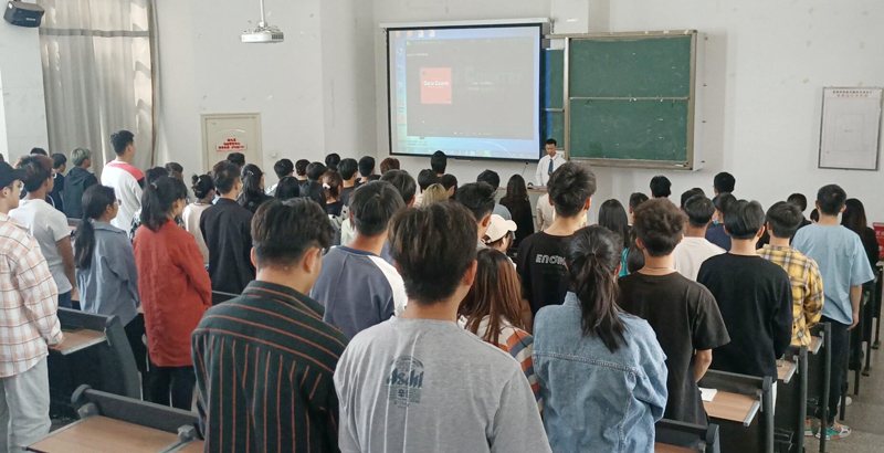 美术与艺术设计学院召开团员代表大会