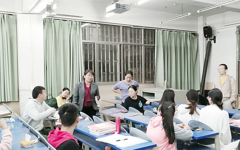 化学化工学院教师参加协同育人基地学生班会