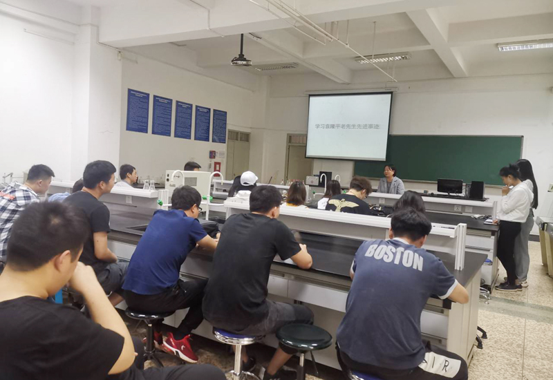 农学与生命科学学院开展悼念袁隆平院士活动