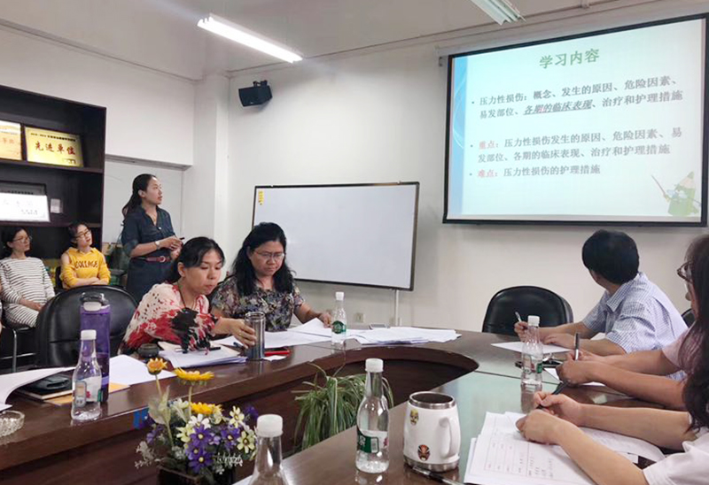 医学院认真组织讲课比赛