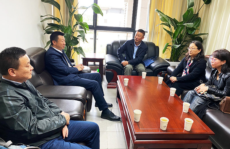 昆明学院与昆明市商务局共商校地合作 共推协同育人